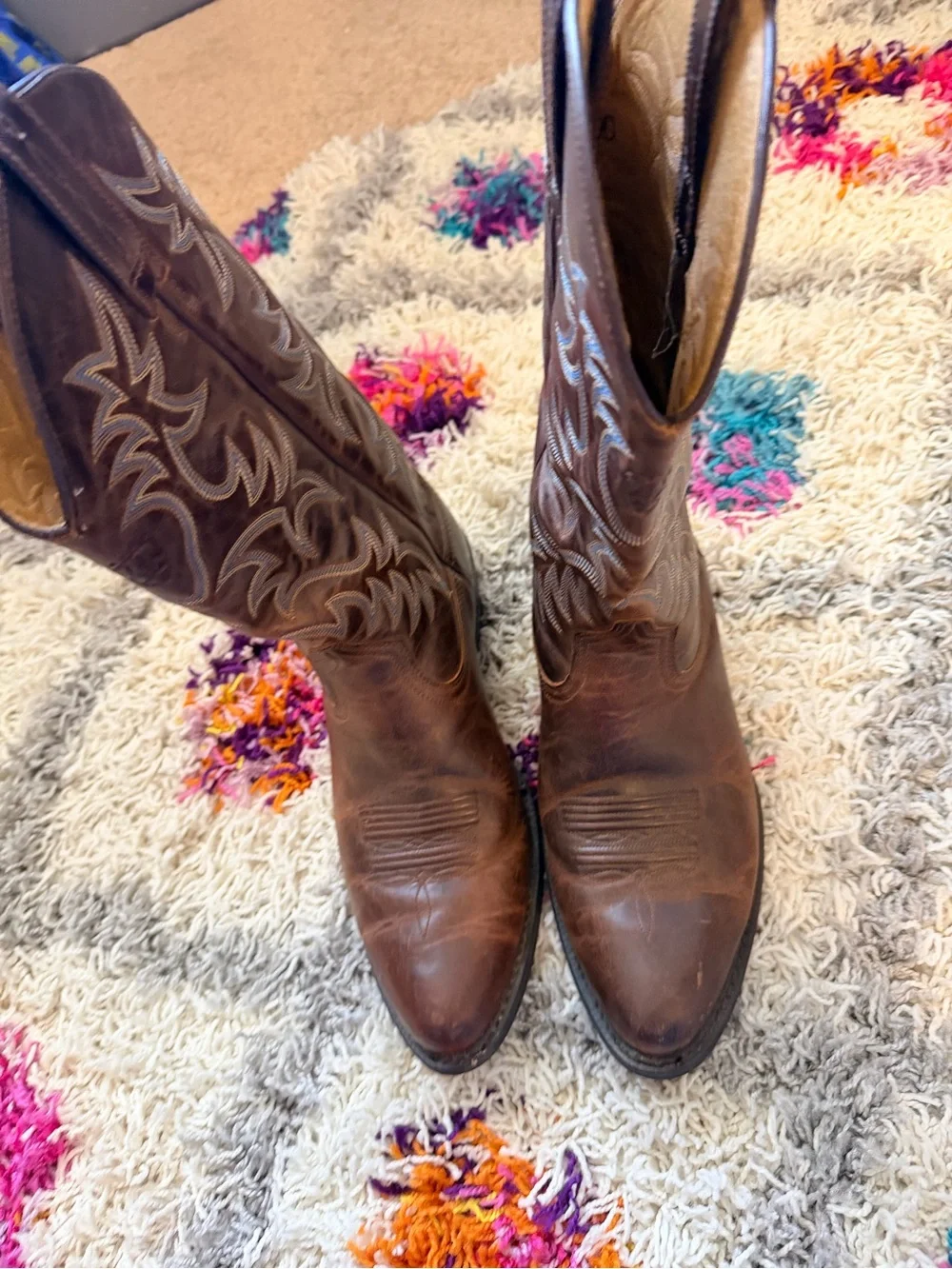 Ariat Men’s Heritage Brown Leather Western Boots with turquoise hue - Picture 2 of 8